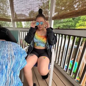 Meet your Posher, Damaris